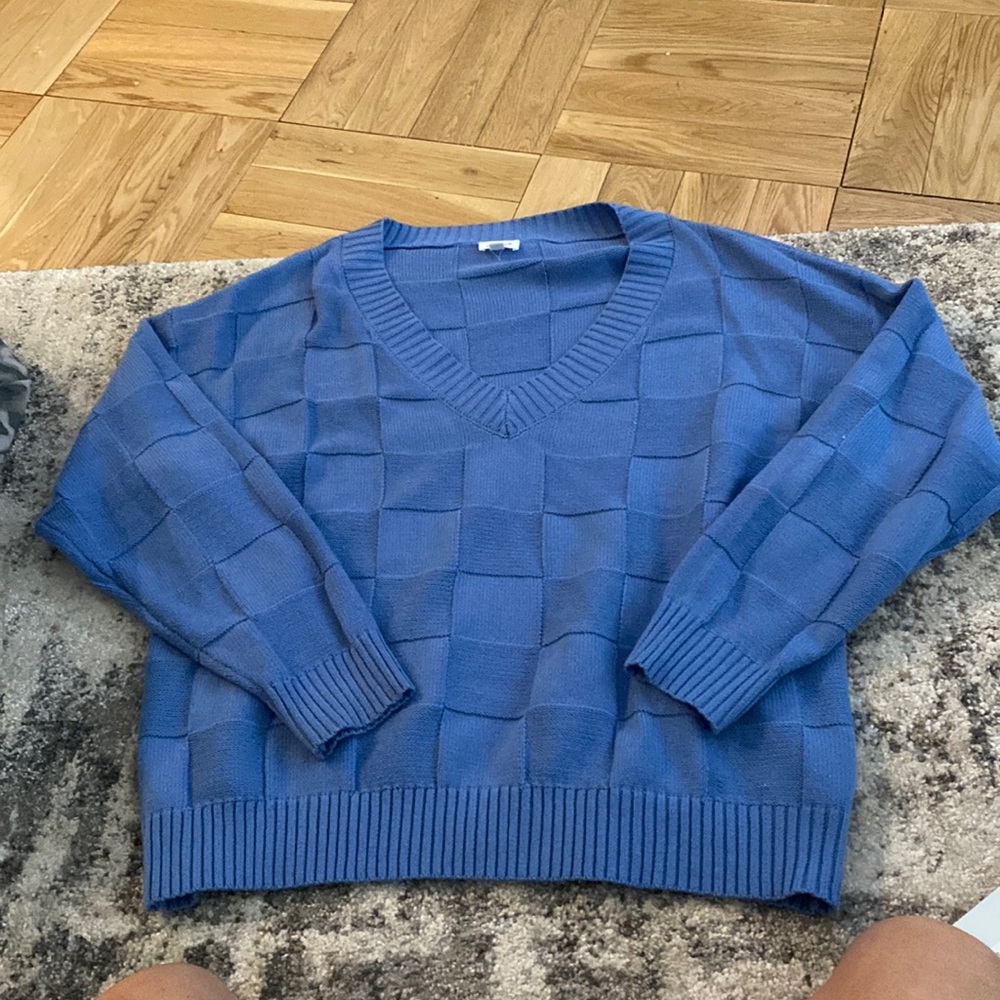 Le Lis Boutique blue sweater